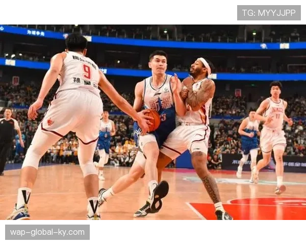 新疆42分狂胜四川送对手18连败 吴冠希等多点开花