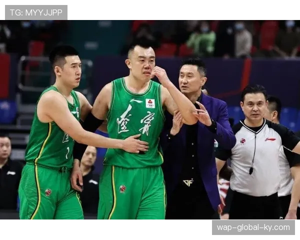 老将韩德君退役留下内线真空 辽宁队阵容结构调整迫在眉睫